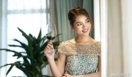 三个女的艳遇在线观看